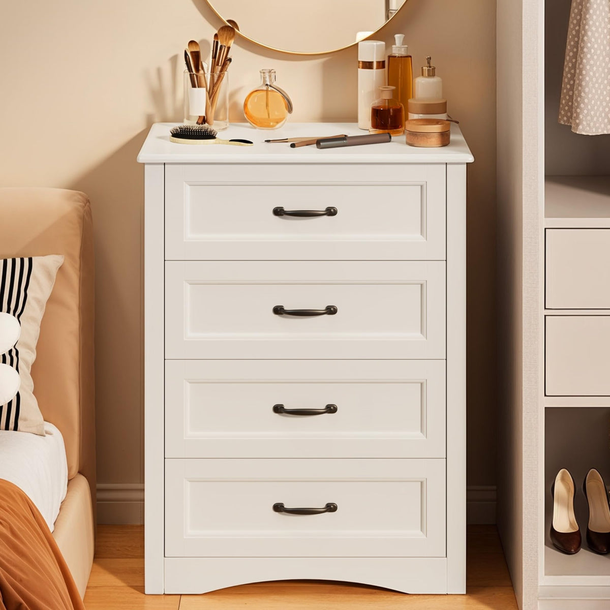 White 4 Drawer Wood Dresser H3517